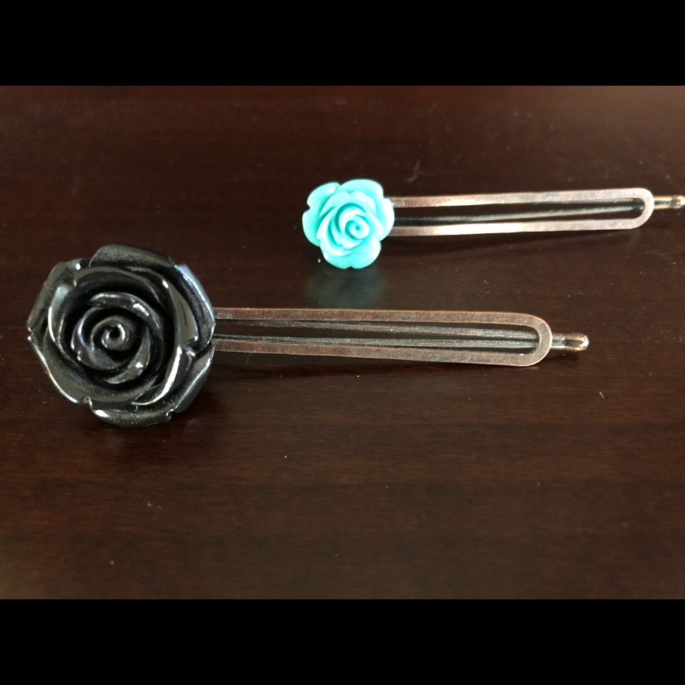 Floral hair pins